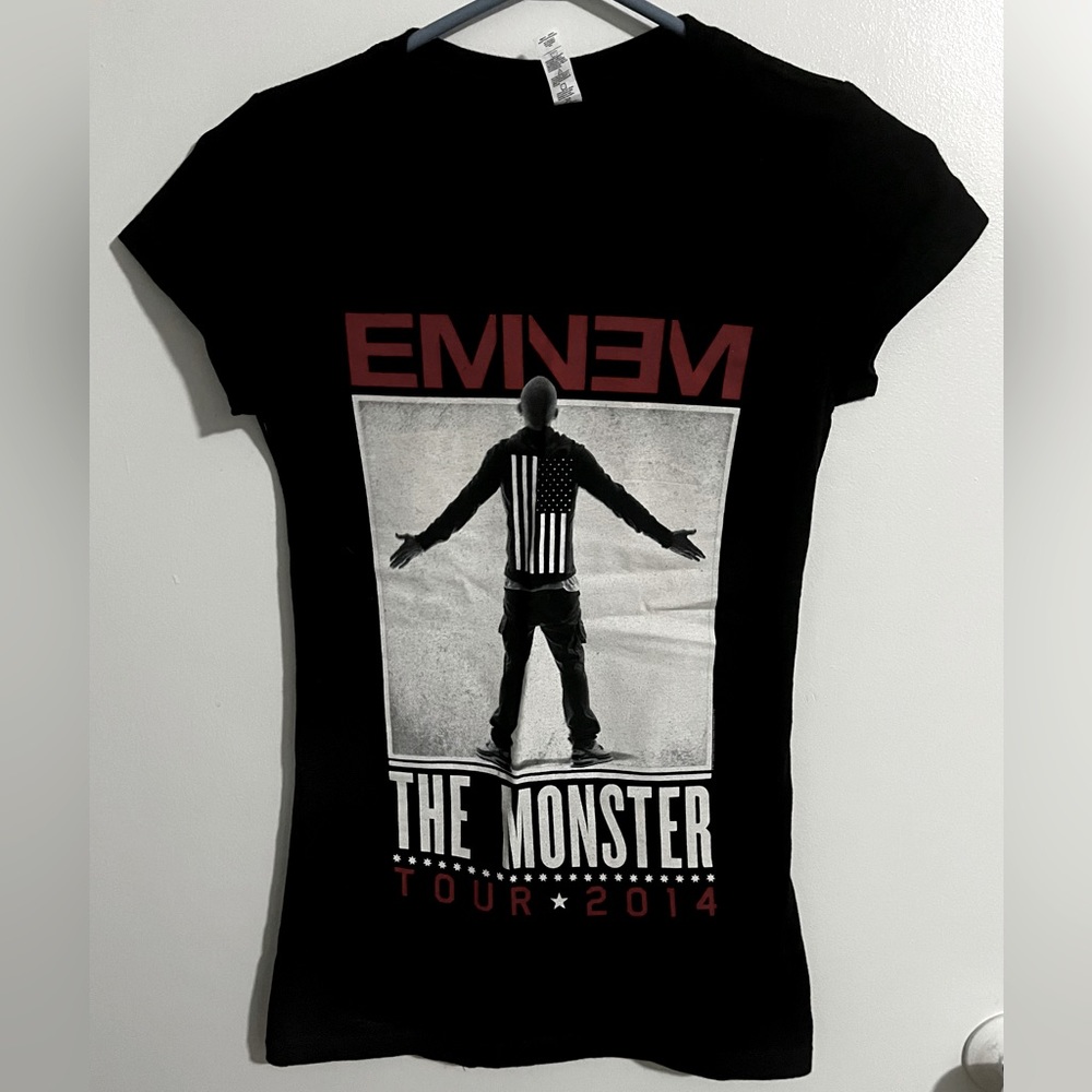 Eminem monster tour tee. Size S but fits XS.